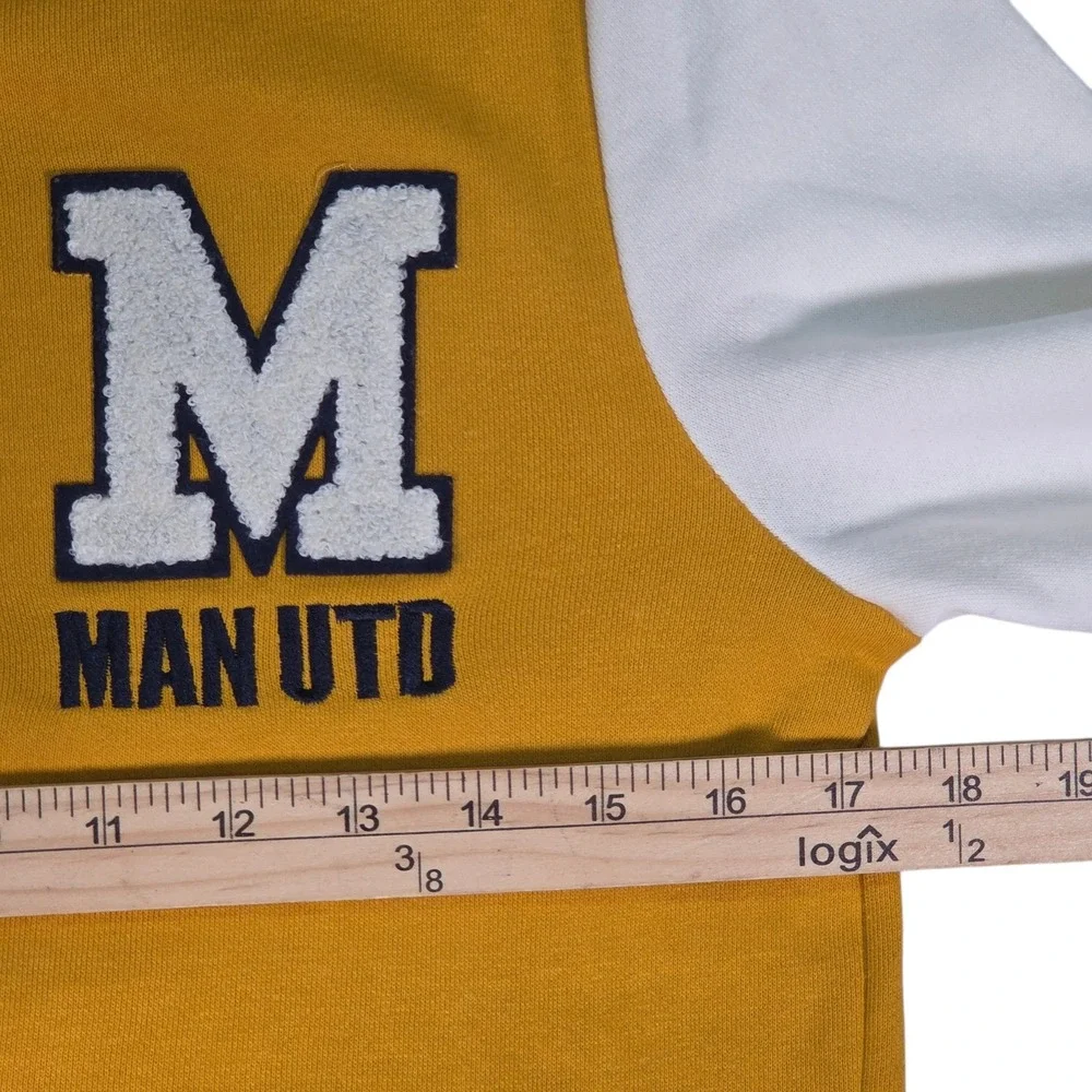 Manchester United Official Merchandise super fast